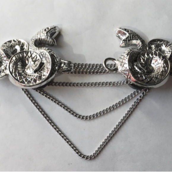 silver snake cloak clasp with chain - Picture 3 of 4